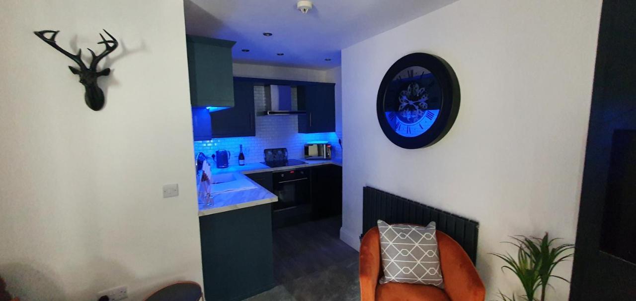 Apartment House Retreat *