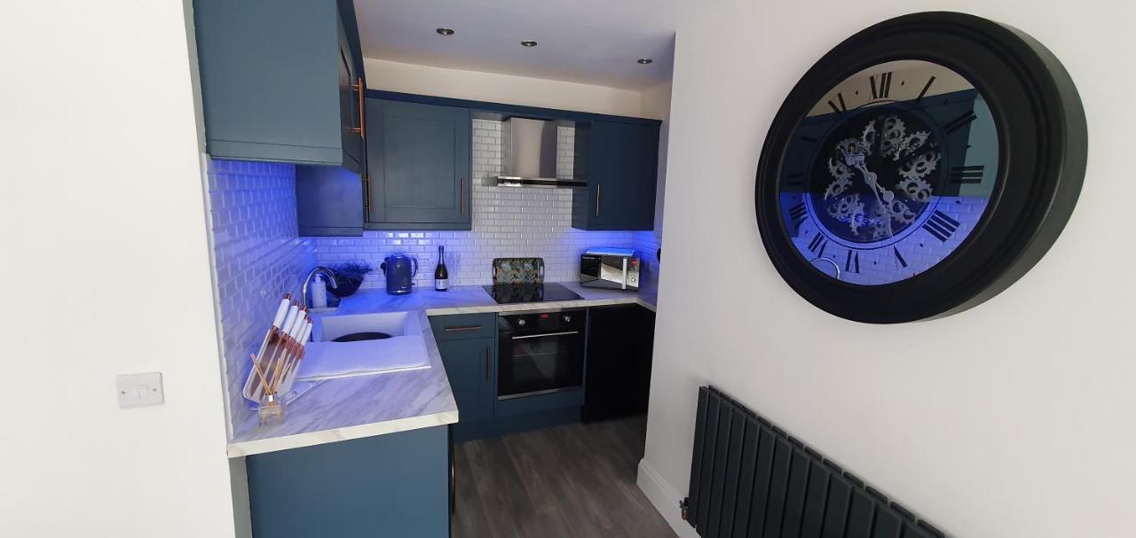 Apartment House Retreat *